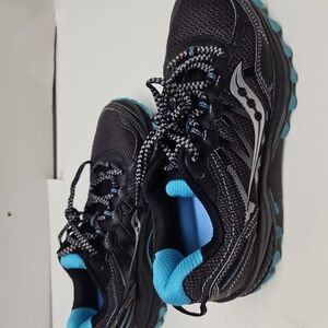 Saucony green & black women running Shoes size 8